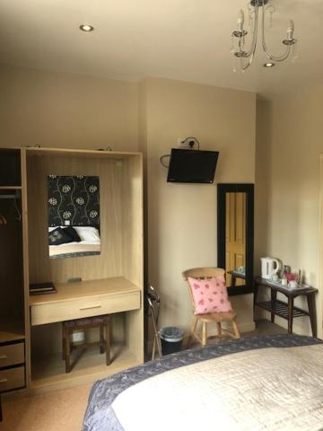 알턴 The Blacksmith Arms B&B 외부 사진