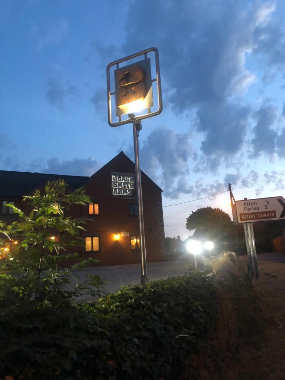 알턴 The Blacksmith Arms B&B 외부 사진