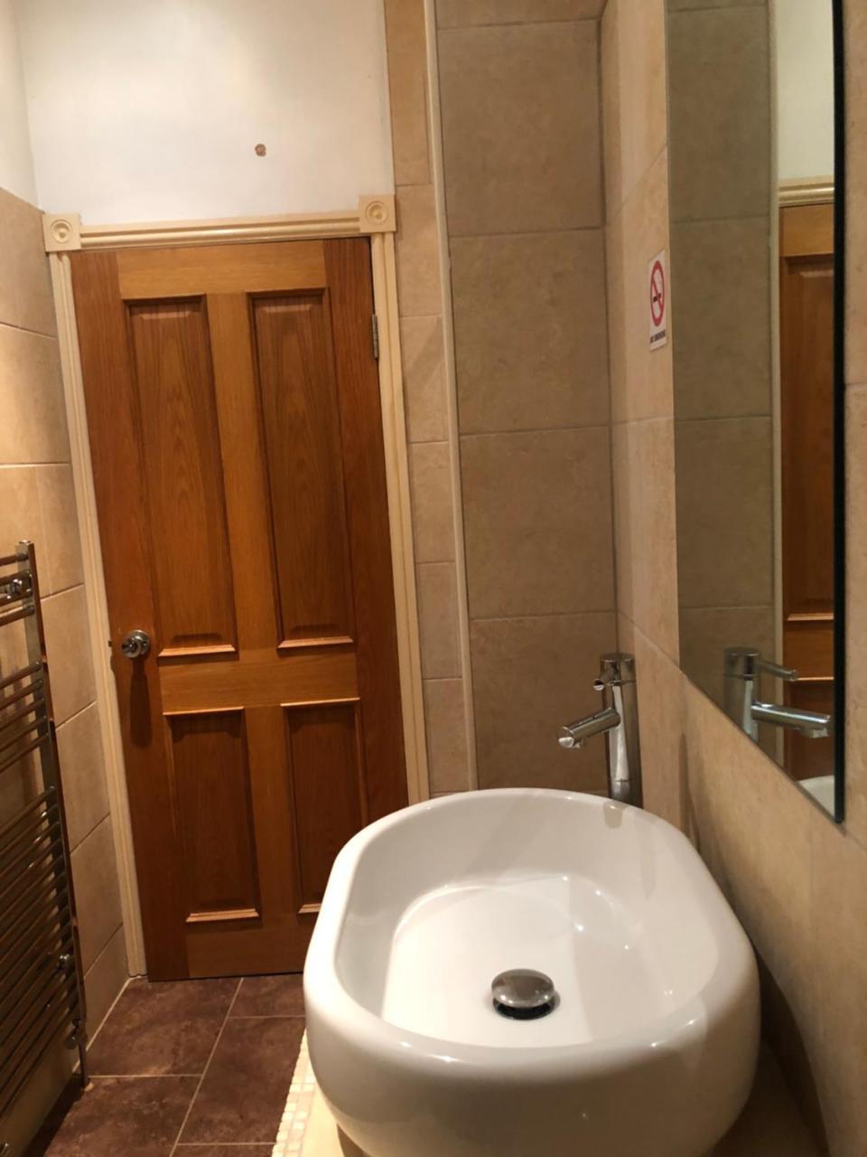 알턴 The Blacksmith Arms B&B 외부 사진