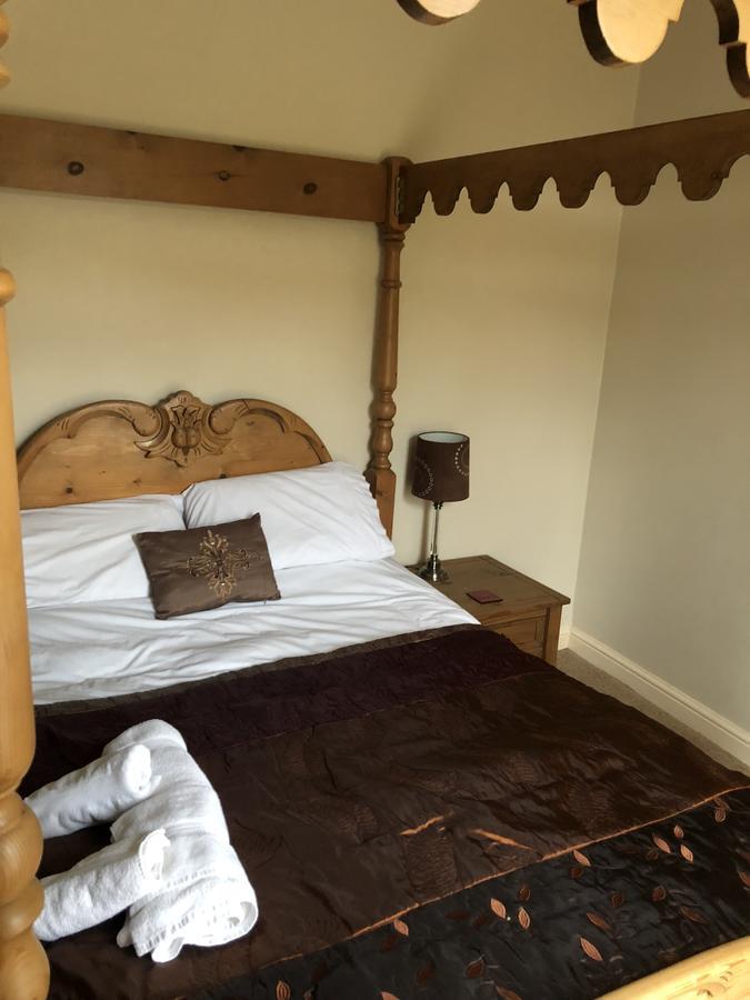 알턴 The Blacksmith Arms B&B 외부 사진